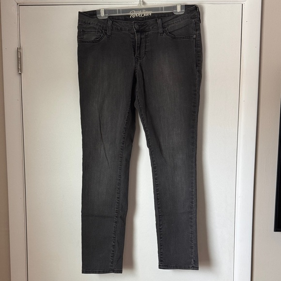 Old Navy Denim - Old Navy Women's Rockstar Straight Leg Jeans